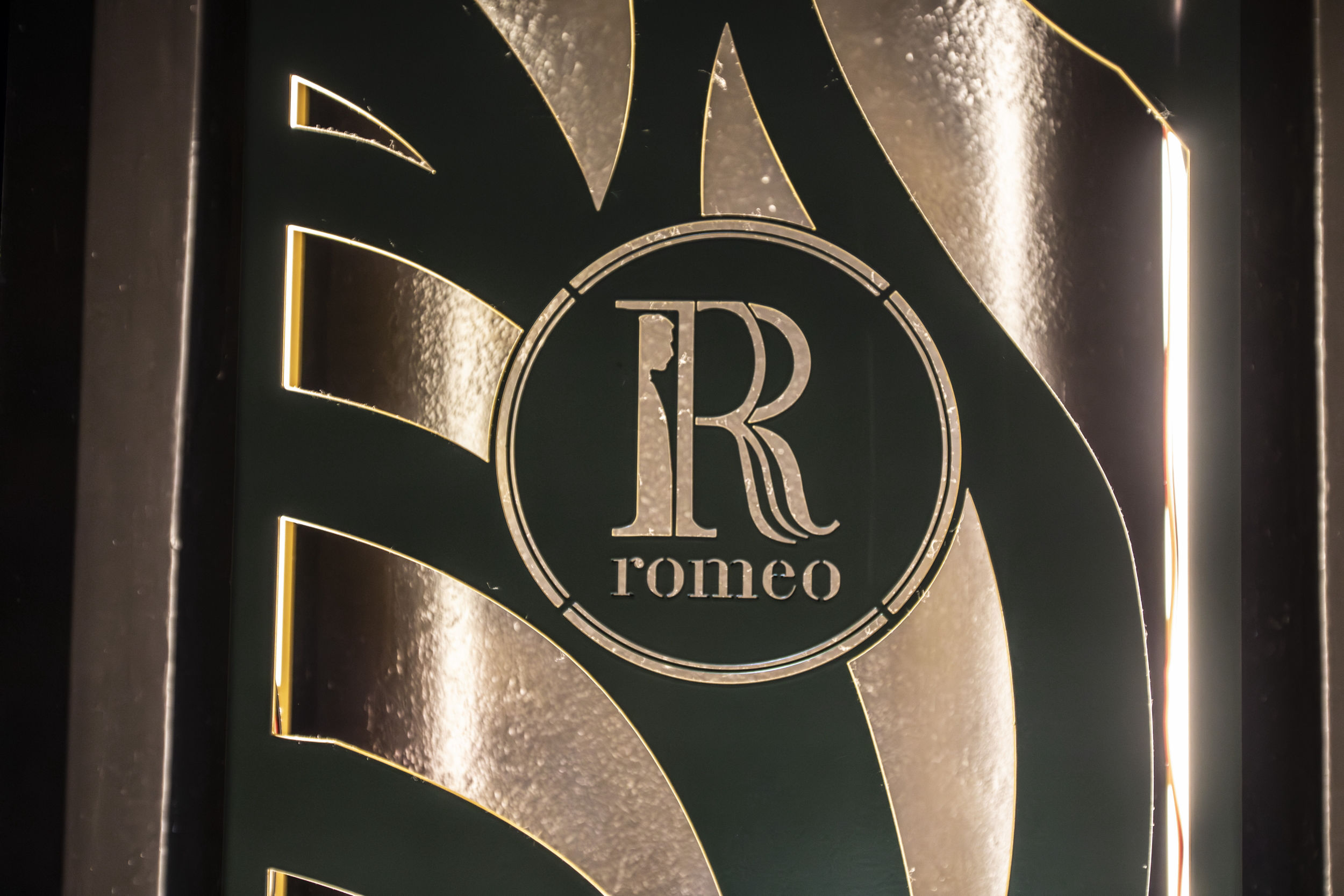 Logo Cockatil Bar Romeo